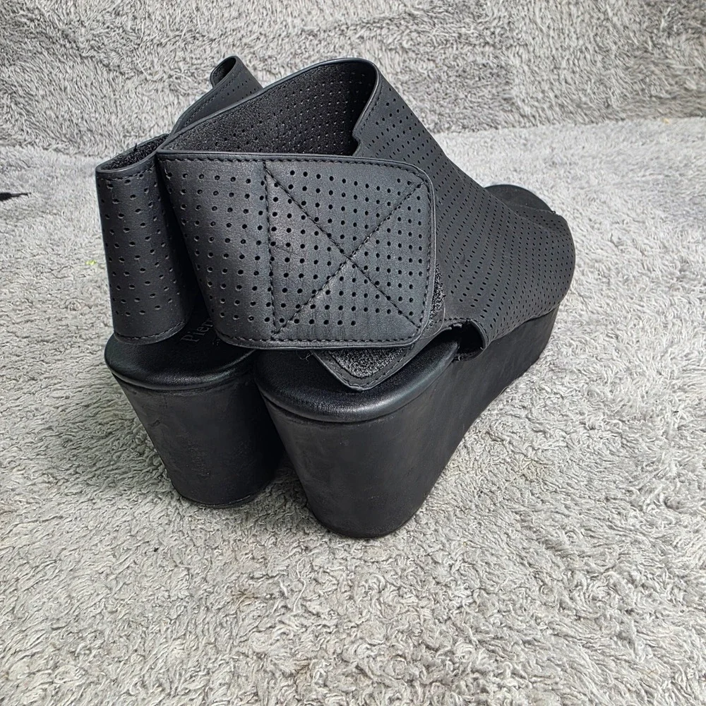 Pierre Dumas Wedge Sandals Black Perforated‎ Platform Open Toe Womens 6